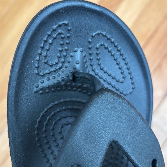 Crocs Black Classic Flip 2.0 - Black (Women’s 7) NEW - Picture 4 of 7